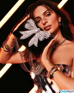 Emily Ratajkowski / emrata фото голая #7691