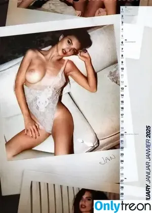 Emily Ratajkowski / emrata фото голая #7736