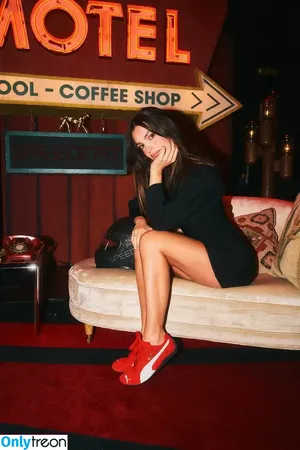Emily Ratajkowski / emrata фото голая #7762