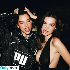 Emily Ratajkowski / emrata фото голая #7792