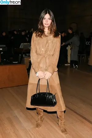 Emily Ratajkowski / emrata фото голая #7904