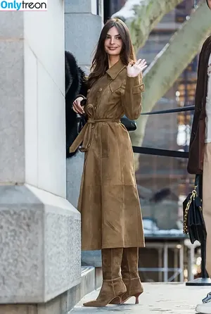 Emily Ratajkowski / emrata фото голая #7909