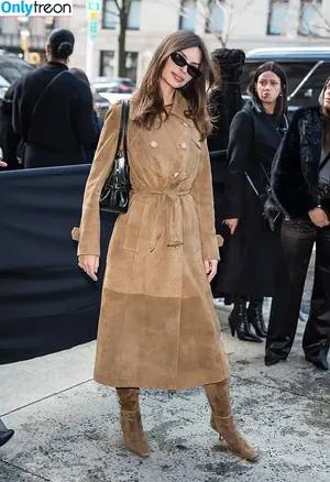 Emily Ratajkowski / emrata фото голая #7911