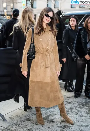 Emily Ratajkowski / emrata фото голая #7912