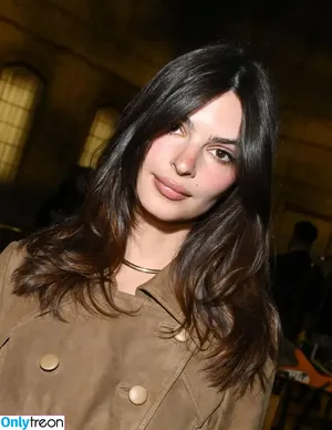 Emily Ratajkowski / emrata фото голая #7917