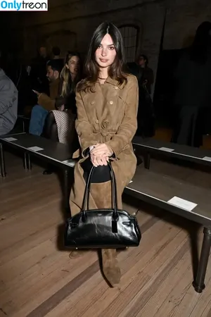 Emily Ratajkowski / emrata фото голая #7921