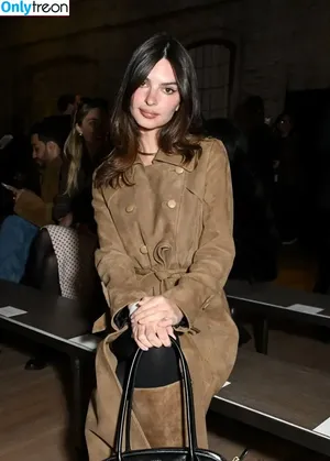 Emily Ratajkowski / emrata фото голая #7927