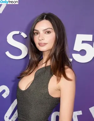Emily Ratajkowski / emrata фото голая #7957
