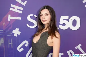 Emily Ratajkowski / emrata фото голая #7958