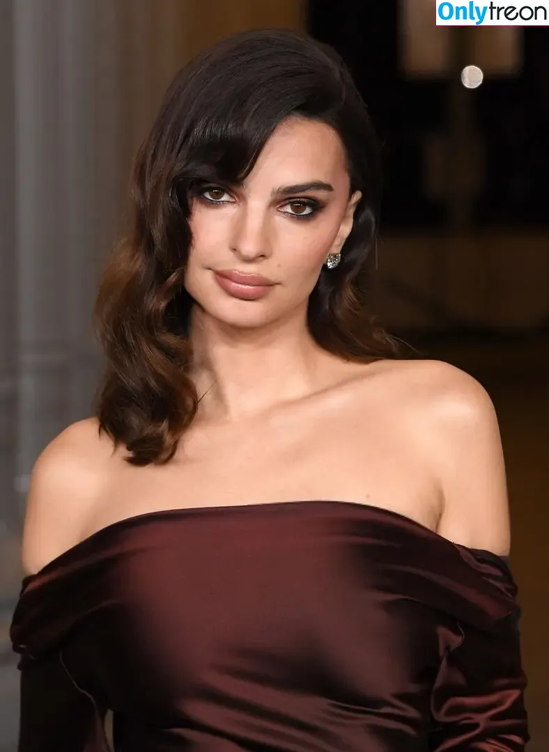 Emily Ratajkowski голая photo #7679 (emrata)