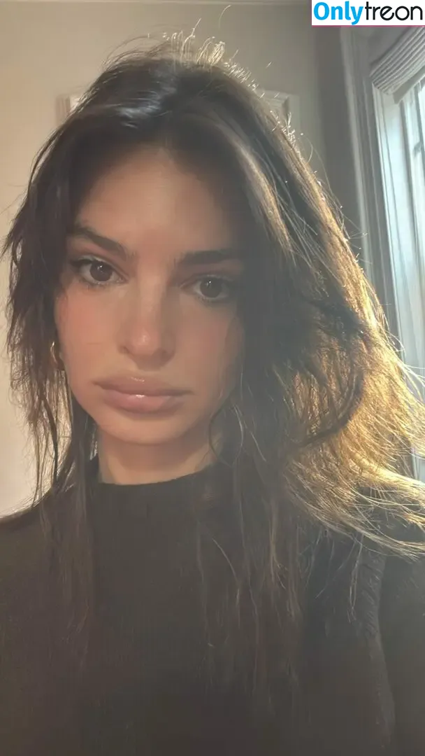 Emily Ratajkowski nude photo #7778 (emrata)