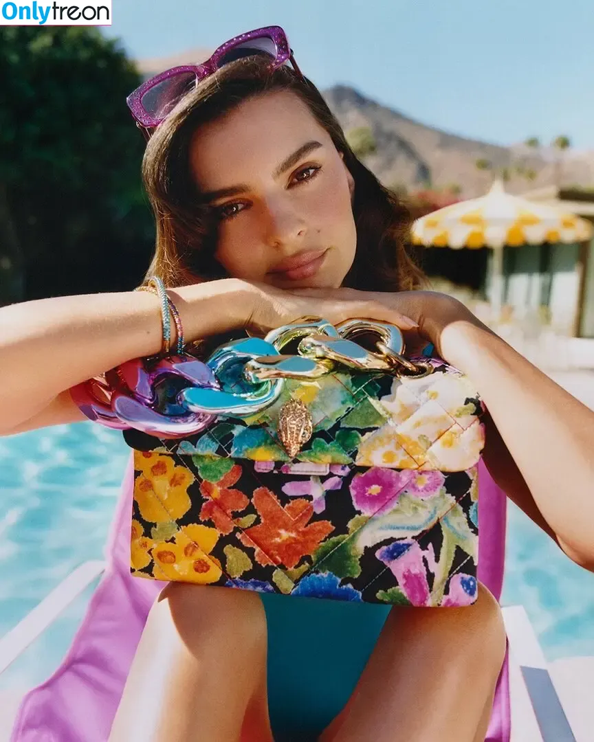 Emily Ratajkowski nude photo #7896 (emrata)