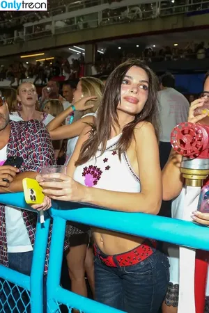 Emily Ratajkowski / emrata nude photo #8054