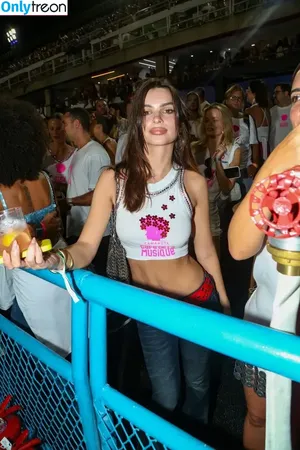 Emily Ratajkowski / emrata nude photo #8055