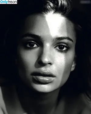 Emily Ratajkowski / emrata фото голая #8179