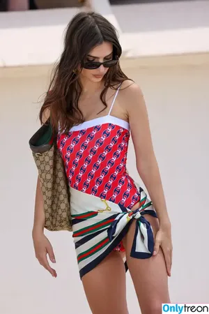 Emily Ratajkowski / emrata фото голая #8574