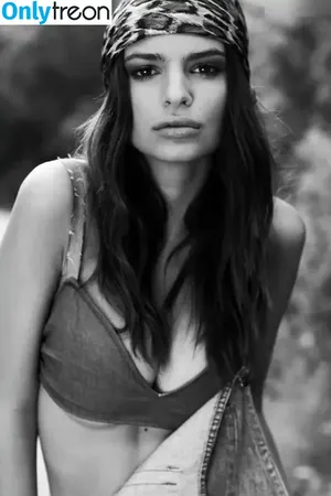Emily Ratajkowski / emrata фото голая #8605