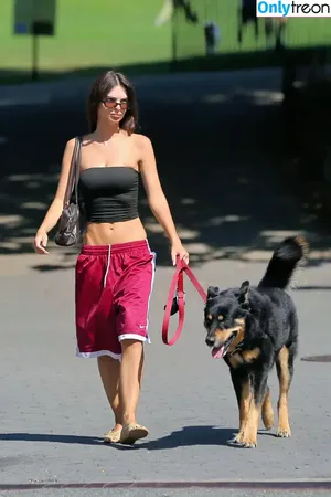 Emily Ratajkowski / emrata nude photo #8776