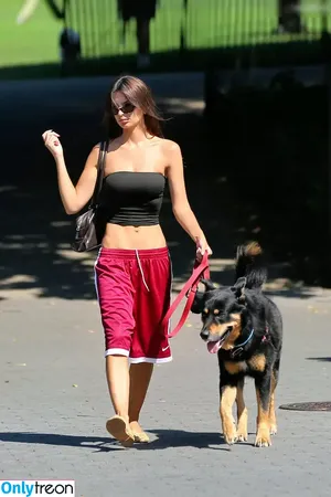 Emily Ratajkowski / emrata nude photo #8783