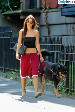 Emily Ratajkowski / emrata nude photo #8790