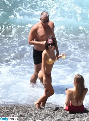 Emily Ratajkowski / emrata nude photo #8950