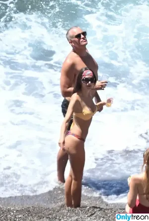 Emily Ratajkowski / emrata nude photo #8967