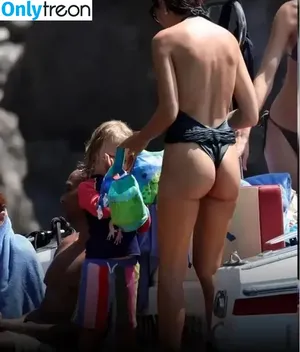 Emily Ratajkowski / emrata nude photo #8980