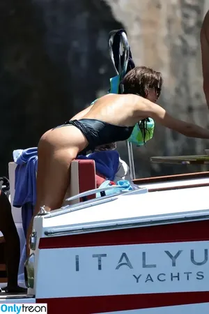 Emily Ratajkowski / emrata nude photo #8984