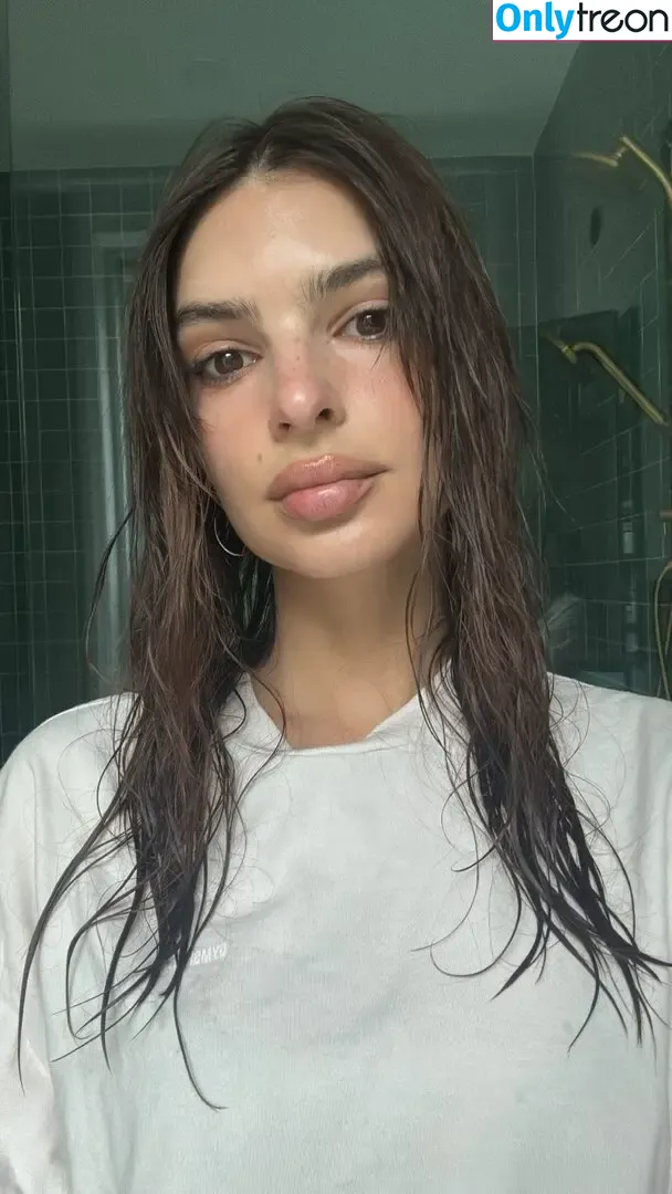 Emily Ratajkowski nude photo #8413 (emrata)