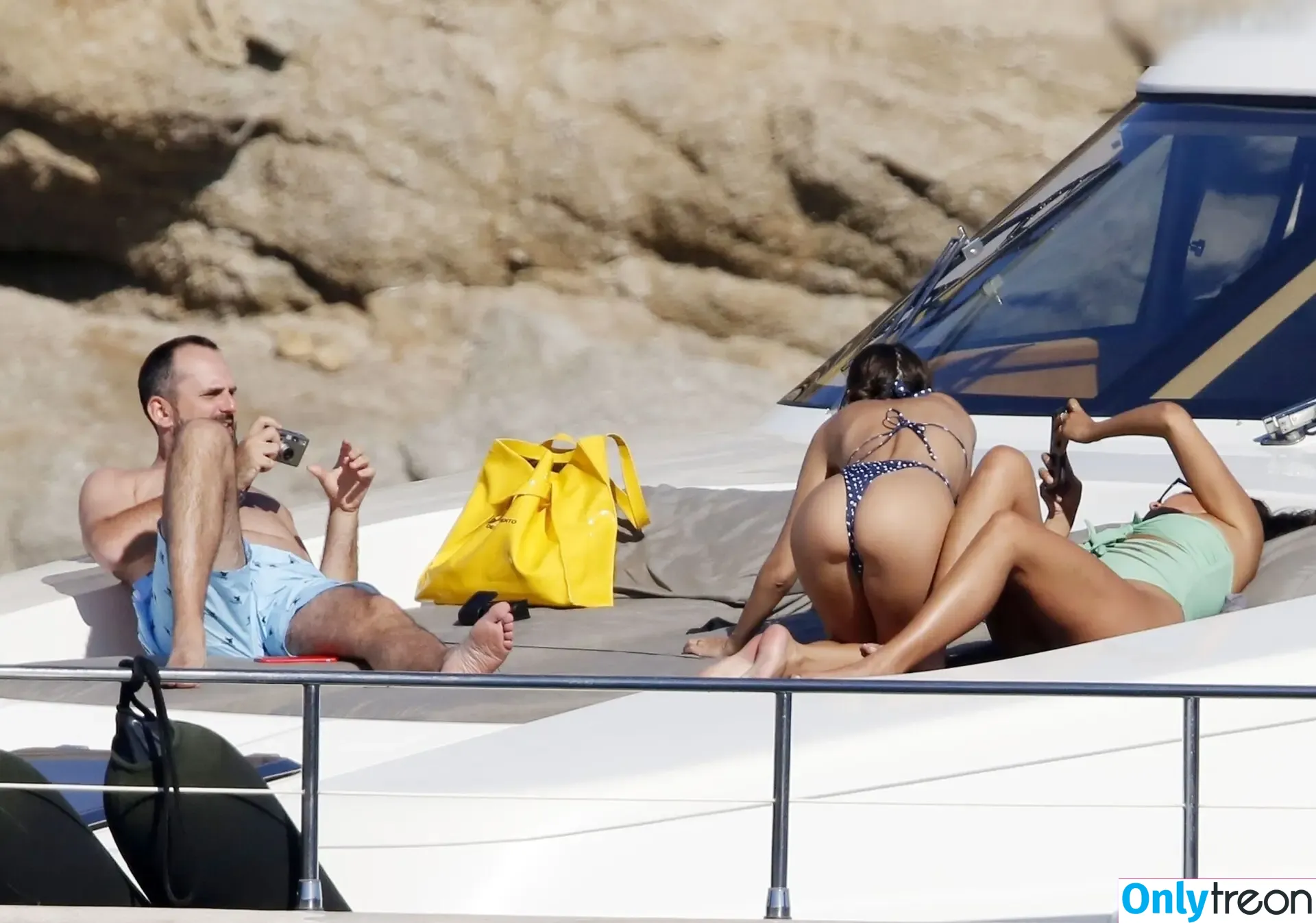 Emily Ratajkowski nude photo #8421 (emrata)