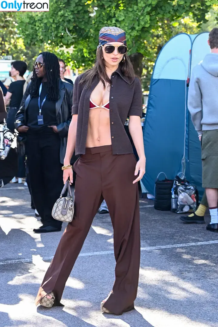 Emily Ratajkowski голая photo #8520 (emrata)