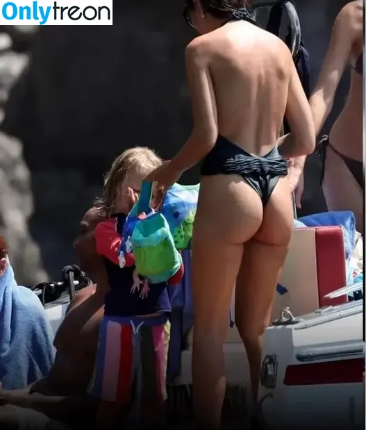 Emily Ratajkowski nude photo #8980 (emrata)