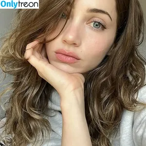 Emily Rudd / emilysteaparty nude photo #0433