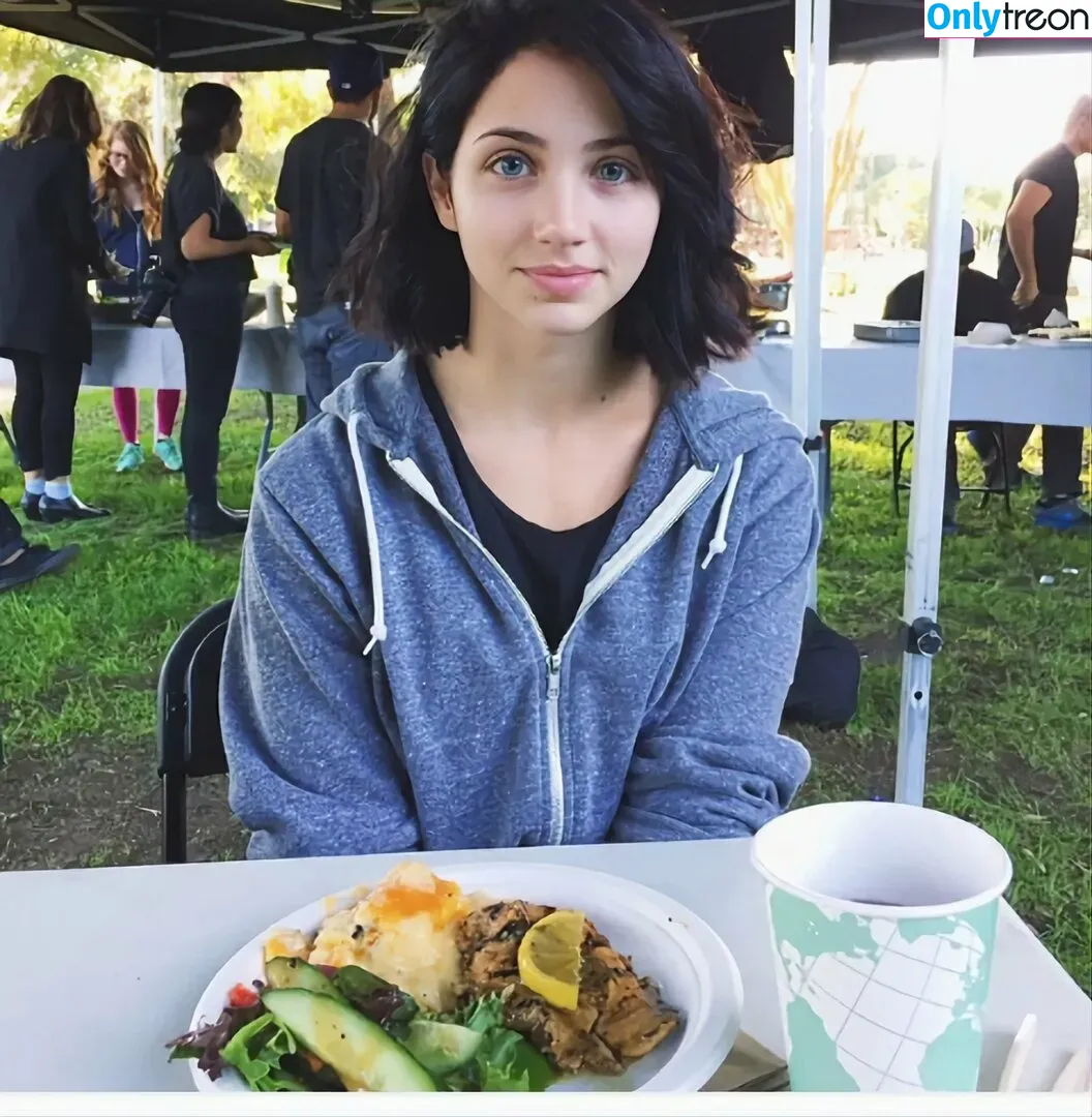 Emily Rudd nude photo #0001 (emilysteaparty)