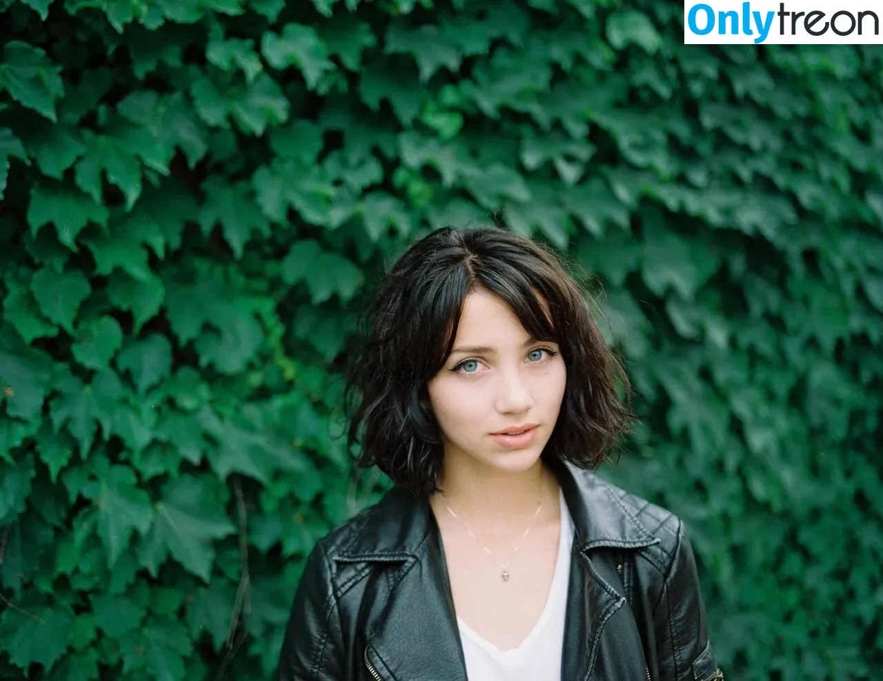 Emily Rudd голая photo #0012 (emilysteaparty)