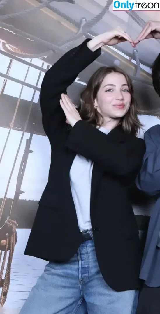 Emily Rudd nude photo #0311 (emilysteaparty)