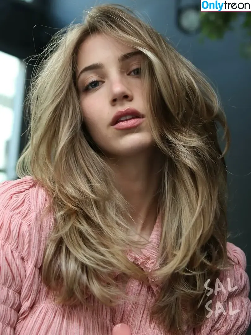 Emily Rudd nude photo #0403 (emilysteaparty)