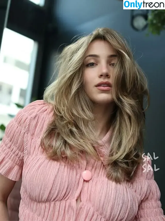 Emily Rudd nude photo #0404 (emilysteaparty)