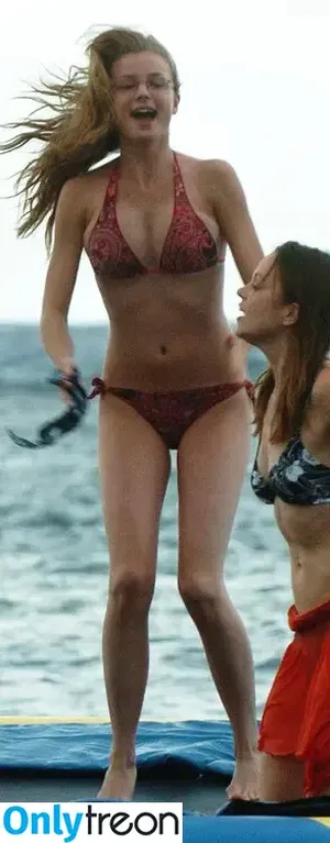 Emily Van Camp / emilyvancamp nude photo #0030