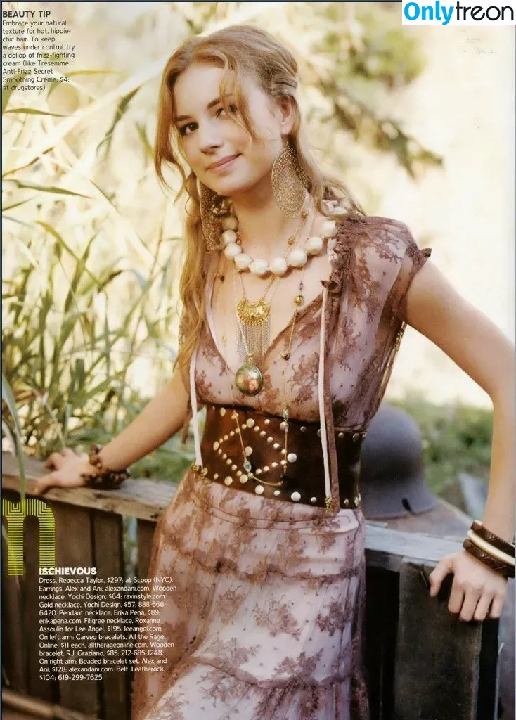 Emily VanCamp голая photo #0046 (emilyvancamp)