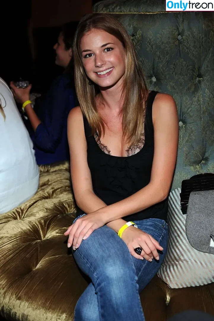 Emily VanCamp голая photo #0091 (emilyvancamp)