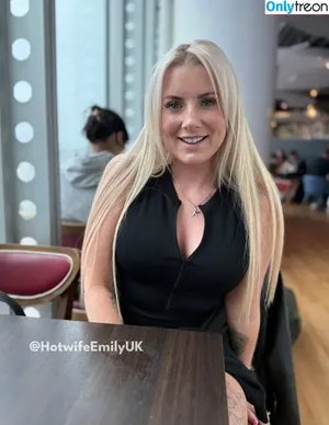 Emily Walters / emilywalters / hotwifeemilyuk фото голая #0259