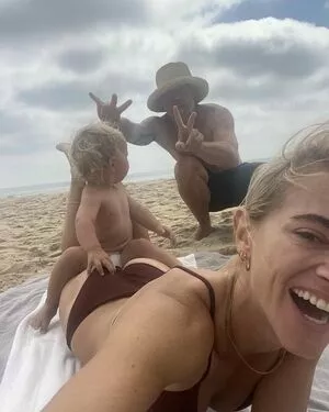 Emily Wickersham / emilywickersham фото голая #0031