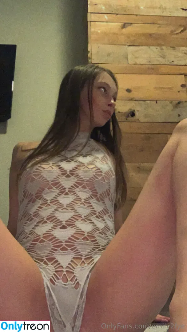 emily2fye голая photo #0018 (emilyfayemusic)
