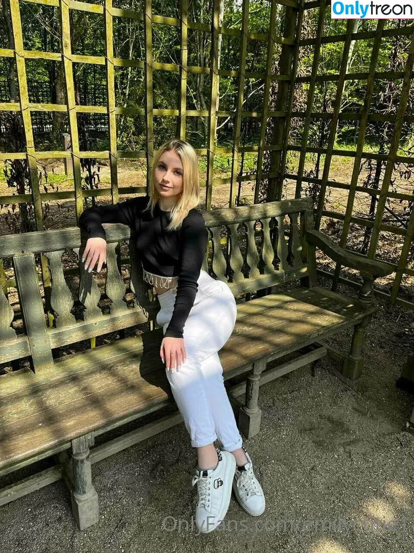 emilycutie1 голая photo #0008 (emilycutie.12)