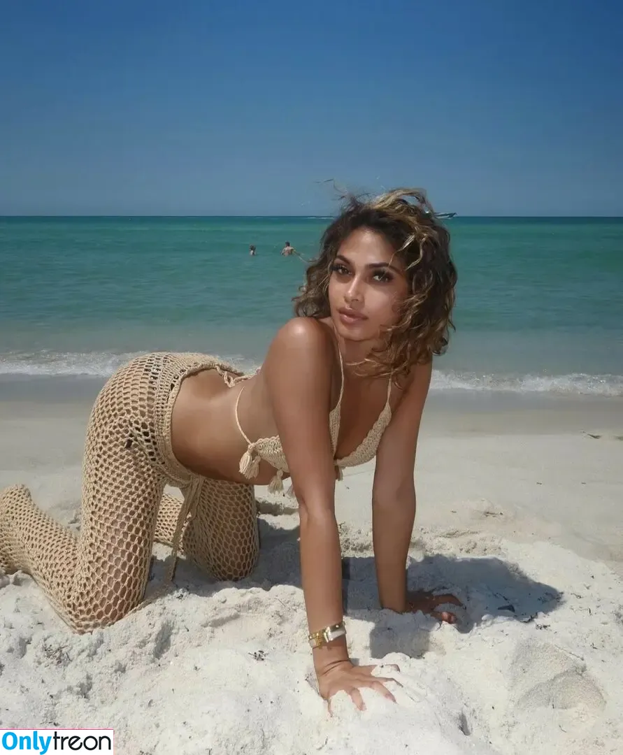 Emilyjperez_ nude photo #0008 (Emilyjperez_)