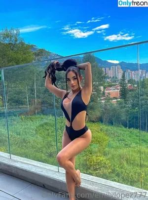 emilylopez777 / emilyllopez3 nude photo #0006