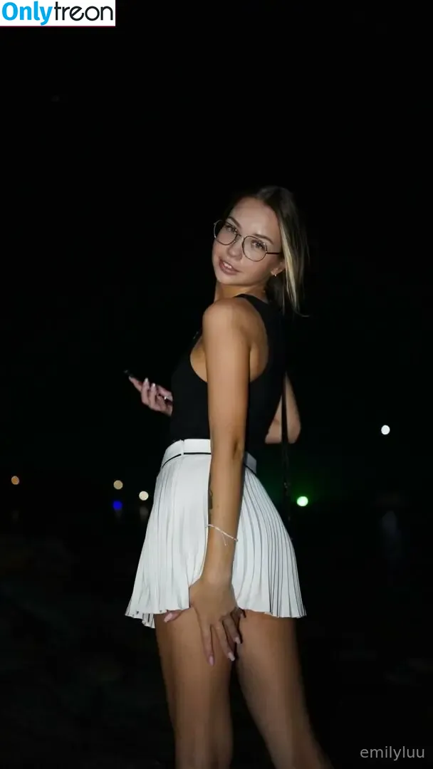 emilylu nude photo #0033 (emily_luuu_)