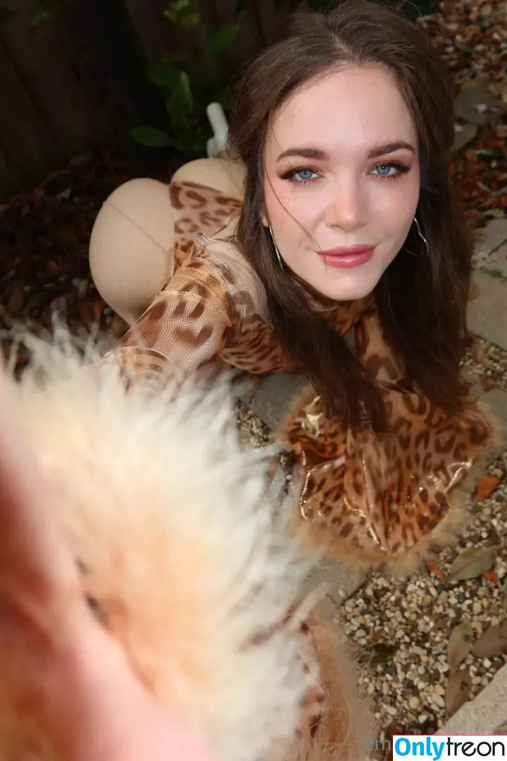 EmilyLynne nude photo #0458 (the.emilylynne)