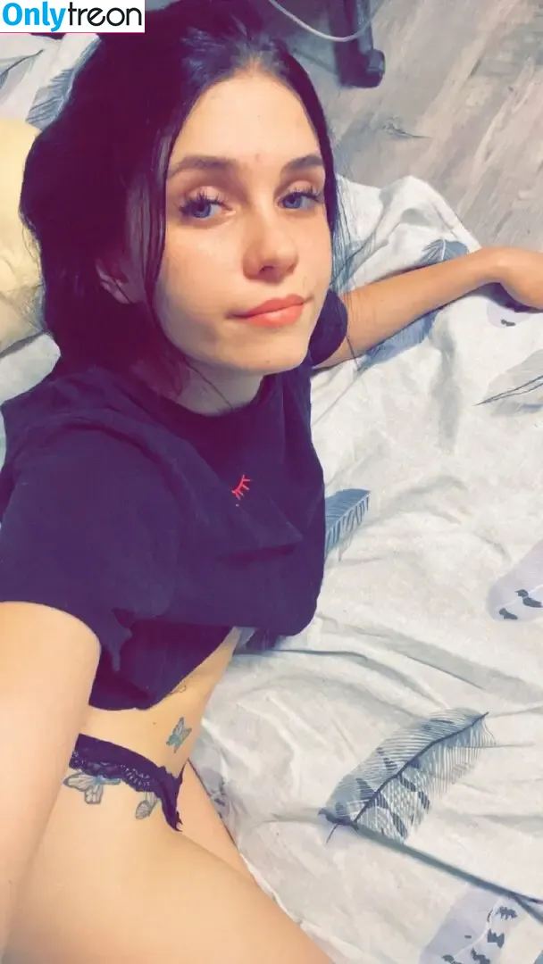 emilypeachez nude photo #0005 (emilypeachey_)